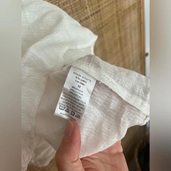 Sadie & Sage Boutique Cowrie Shell White Top - Picture 5 of 5